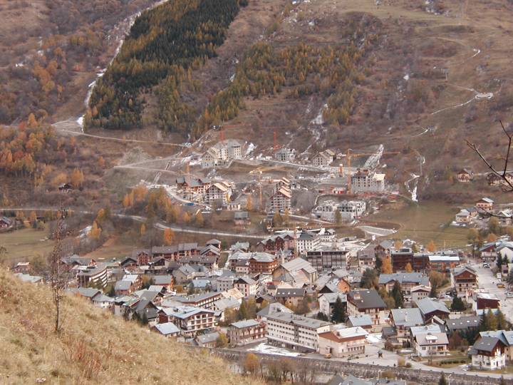 le charbonnieres et le centre de Valloire 